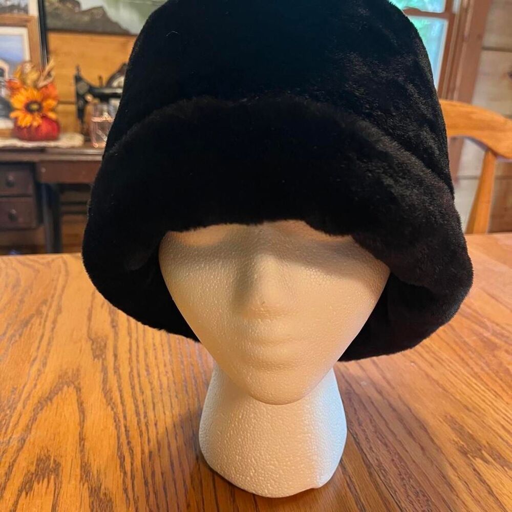 Nine-west Women's Black Faux Fur Bucket Hat/Winter